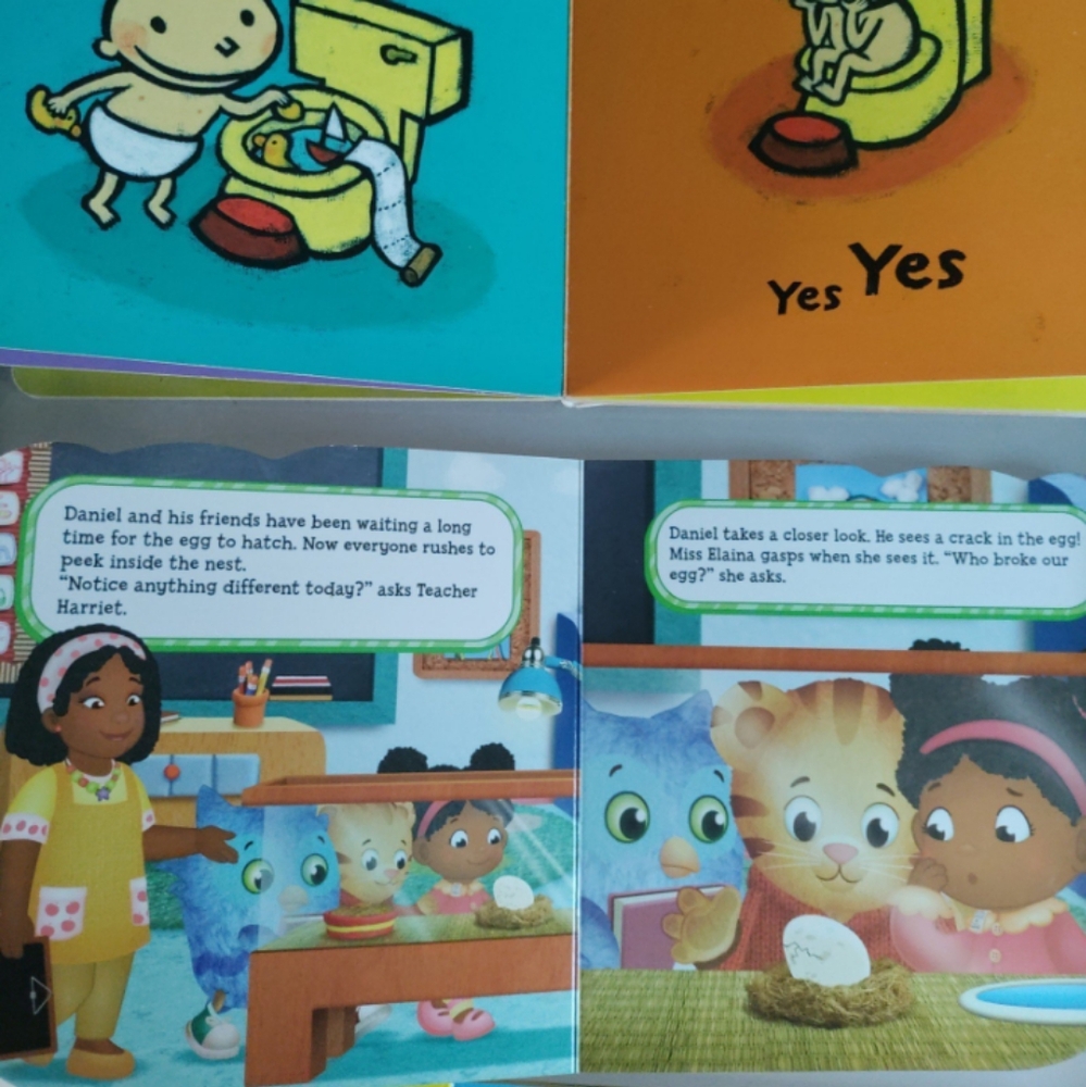 Book Bundle - Picture 10 of 12